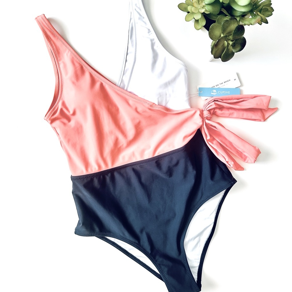 {Cupshe} One piece swimsuit wrap color block bathing suit